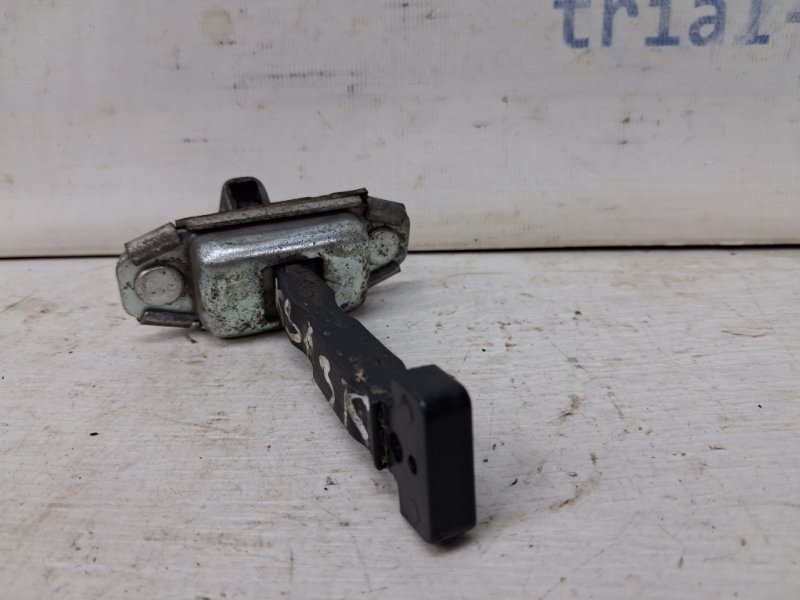 Ограничитель двери задний правый Kia Sportage SL 1.7 diesel D4FD