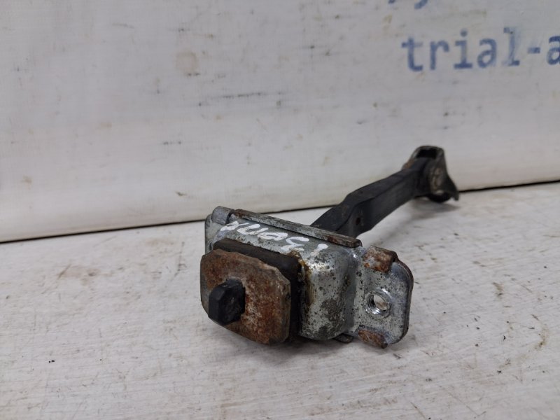 Ограничитель двери передний правый I30 2007-2012 FD 1.6 diesel D4FB Ограничитель двери передний правый I30 2007-2012 FD 1.6 diesel D4FB