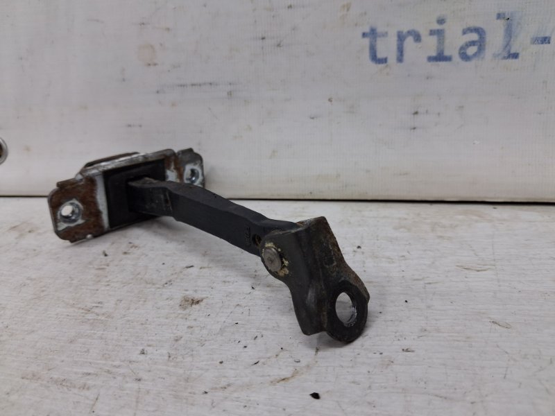 Ограничитель двери передний правый Hyundai I30 FD 1.6 diesel D4FB Ограничитель двери передний правый Hyundai I30 FD 1.6 diesel D4FB