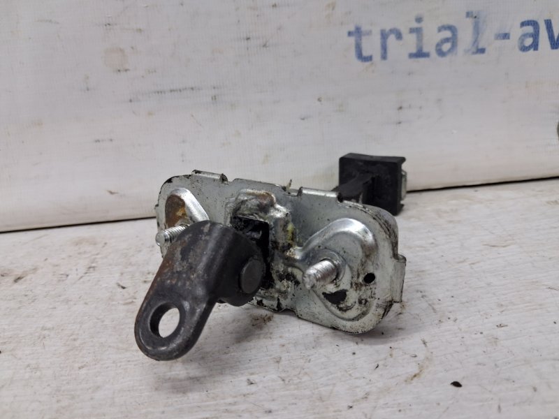 Ограничитель двери передний правый Rexton 2006-2012 Y250 2.7 D27DT