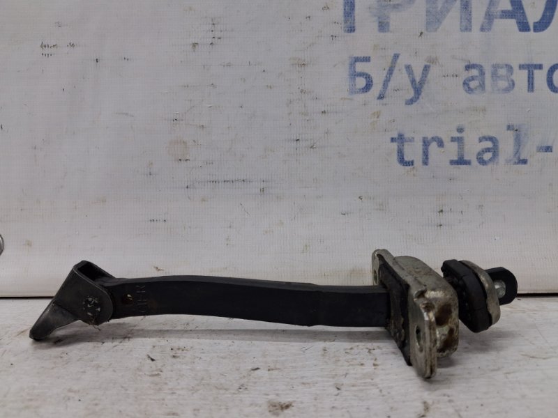 Ограничитель двери передний левый Chevrolet Captiva 2006-2018 C100 2.4 бензин Z24SED 96624001 Б/У