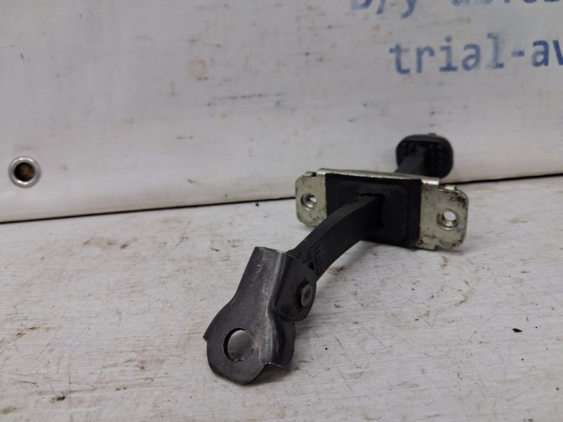 Ограничитель двери передний правый Captiva 2006-2018 C100 2.4 бензин Z24SED Ограничитель двери передний правый Captiva 2006-2018 C100 2.4 бензин Z24SED