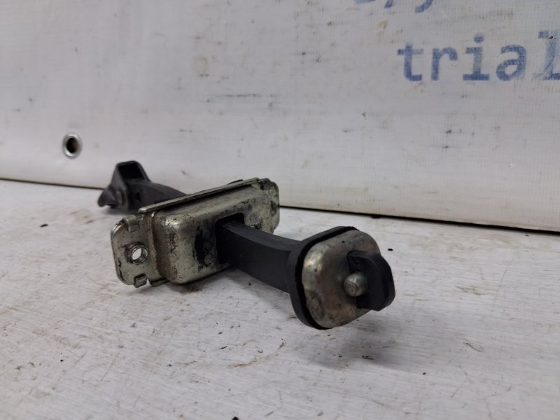 Ограничитель двери передний правый Chevrolet Captiva C100 2.4 бензин Z24SED Ограничитель двери передний правый Chevrolet Captiva C100 2.4 бензин Z24SED