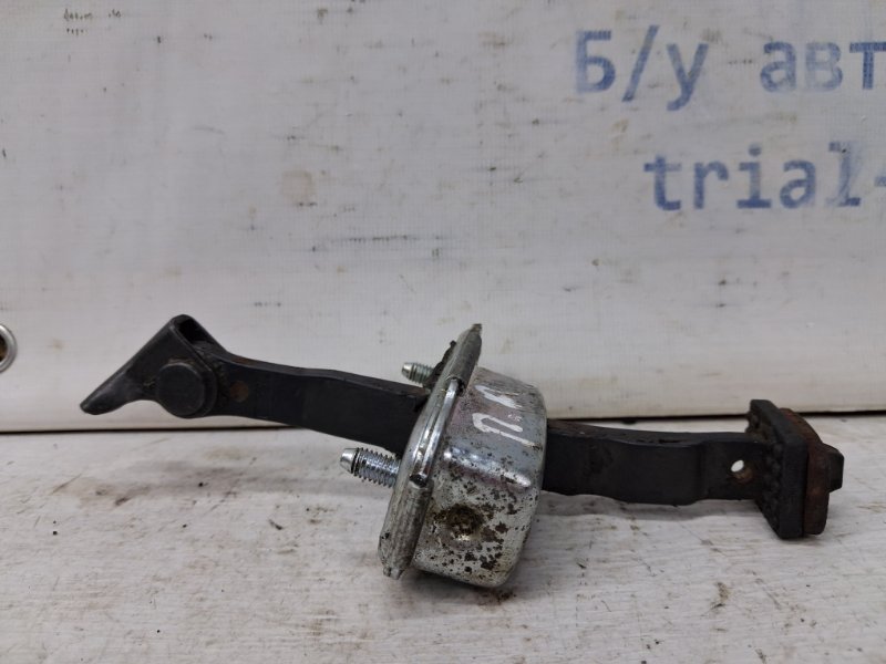 Запчасть ограничитель двери передний правый Kia Sportage 2010-2016 SL 1.7 diesel D4FD 793903U000 Б/У Ограничитель двери передний правый Kia Sportage 2010-2016 SL 1.7 diesel D4FD 793903U000 Б/У