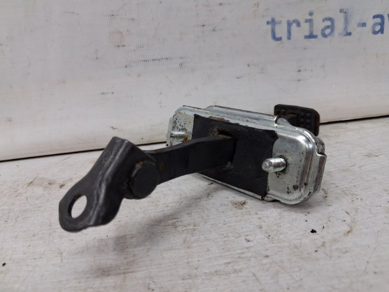 Ограничитель двери передний правый Sportage 2010-2016 SL 1.7 diesel D4FD Ограничитель двери передний правый Sportage 2010-2016 SL 1.7 diesel D4FD