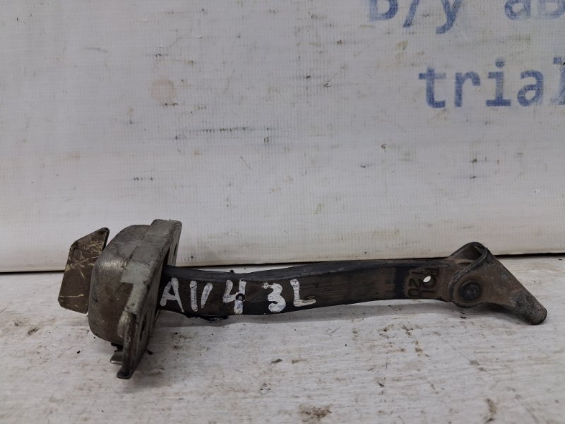 Ограничитель двери задний левый Toyota RAV 4 2005-2016 A30 2.0 бензин 1AZFE 6864042030 Б/У