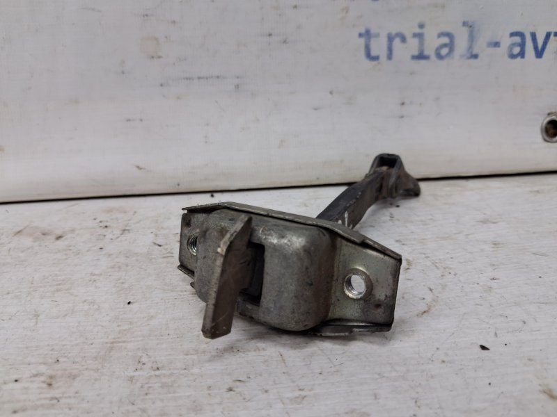 Ограничитель двери задний левый RAV 4 2005-2016 A30 2.0 бензин 1AZFE