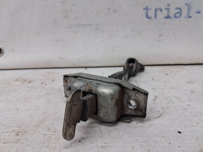 Ограничитель двери передний левый RAV 4 2005-2016 A30 2.0 бензин 1AZFE