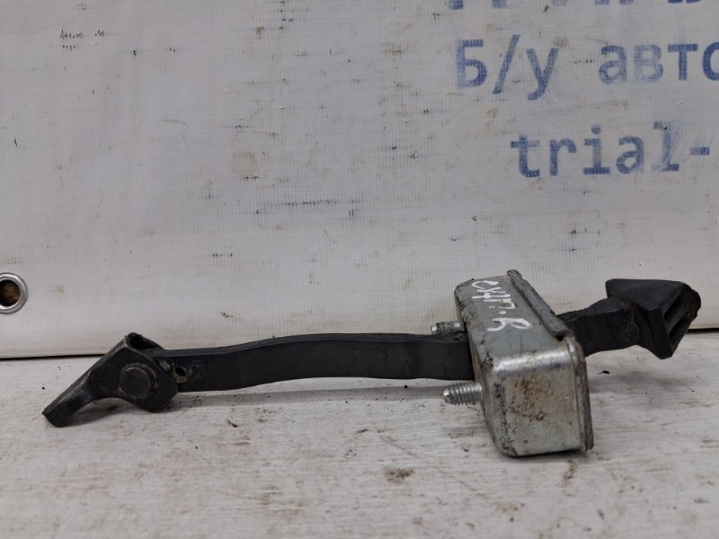 Ограничитель двери передний правый Mazda CX 7 2006-2012 ER 2.3 бензин 	L3VDT EG2158270H Б/У