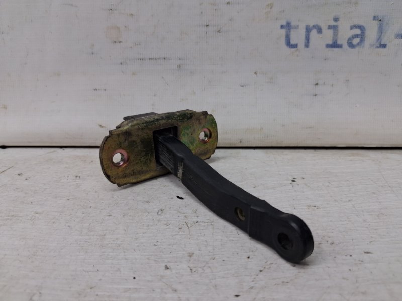 Ограничитель двери задний левый Mitsubishi Pajero Sport K9 3.0 бензин 6G72