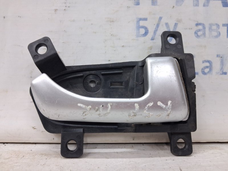 Запчасть ручка двери внутренняя правая Kia Sportage 2010-2016 SL 1.7 diesel D4FD 826203U000 Б/У Ручка двери внутренняя правая Kia Sportage 2010-2016 SL 1.7 diesel D4FD 826203U000 Б/У