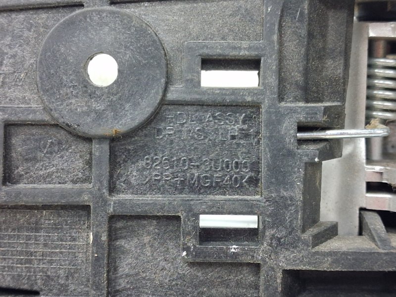 Ручка двери внутренняя левая Kia Sportage SL 1.7 diesel D4FD Ручка двери внутренняя левая Kia Sportage SL 1.7 diesel D4FD