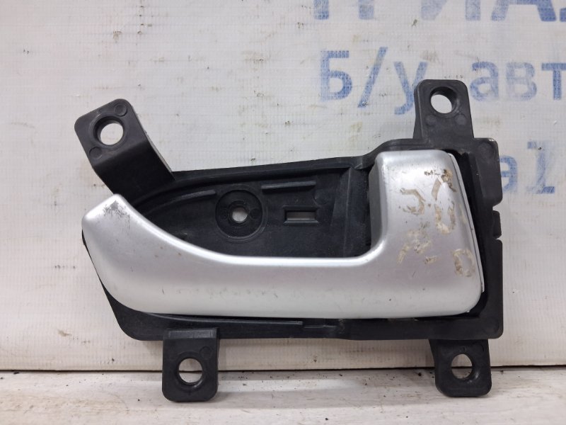 Ручка двери внутренняя правая Kia Sportage 2010-2016 SL 1.7 diesel D4FD 826203U000 Б/У