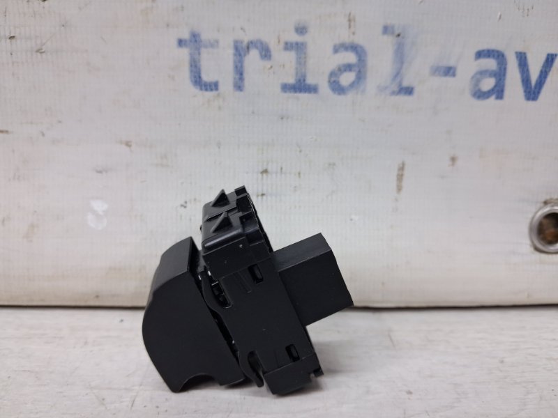 Кнопка стеклоподъемника Megane 2008-2016 3 1.5 Diesel K9K Кнопка стеклоподъемника Megane 2008-2016 3 1.5 Diesel K9K