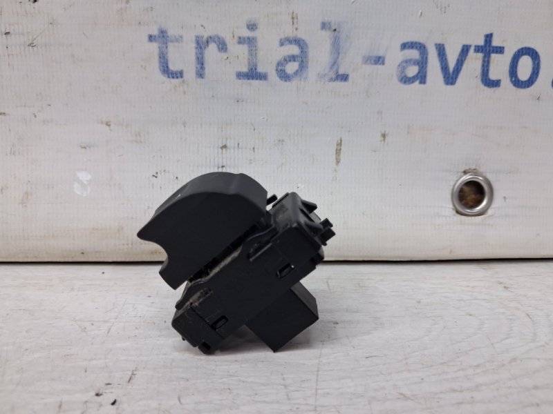 Кнопка стеклоподъемника Megane 2008-2016 3 1.5 Diesel K9K Кнопка стеклоподъемника Megane 2008-2016 3 1.5 Diesel K9K