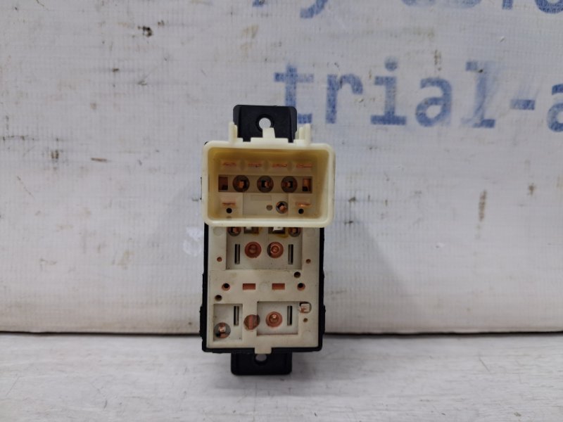 Кнопка стеклоподъемника Chevrolet Captiva C140 2.2 diesel Z22D1 Кнопка стеклоподъемника Chevrolet Captiva C140 2.2 diesel Z22D1