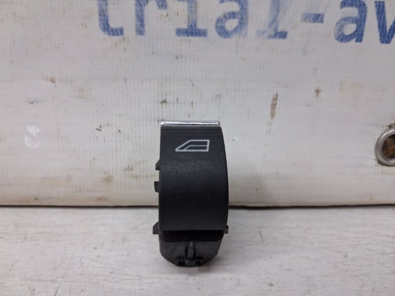 Запчасть кнопка стеклоподъемника Ford Kuga 2011-2019 CBS 2.0 diesel BM5T14529AB Б/У Кнопка стеклоподъемника Ford Kuga 2011-2019 CBS 2.0 diesel BM5T14529AB Б/У
