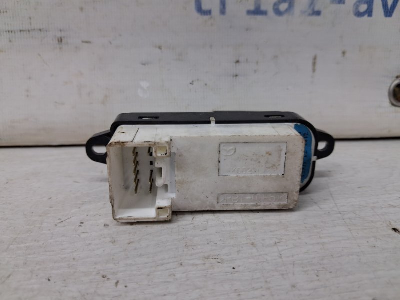 Кнопка стеклоподъемника Mazda CX 7 ER 2.3 бензин L3VDT Кнопка стеклоподъемника Mazda CX 7 ER 2.3 бензин L3VDT