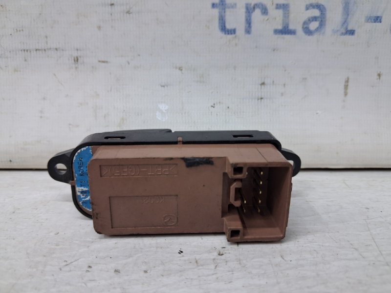 Кнопка стеклоподъемника Mazda CX 7 ER 2.3 бензин L3VDT Кнопка стеклоподъемника Mazda CX 7 ER 2.3 бензин L3VDT