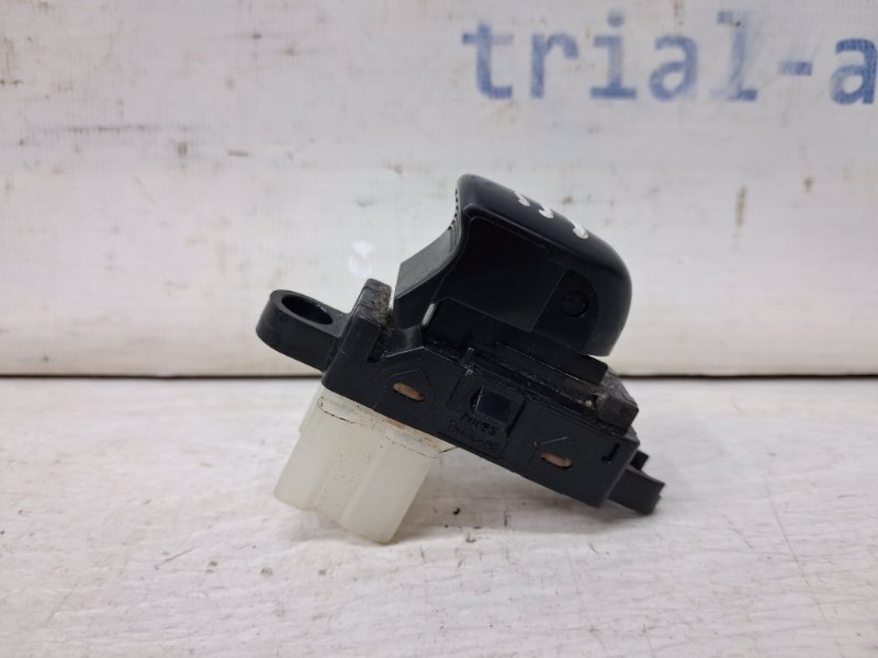 Кнопка стеклоподъемника Qashqai 2013-2022 J11 1.2 Бензин HRA2DDT Кнопка стеклоподъемника Qashqai 2013-2022 J11 1.2 Бензин HRA2DDT