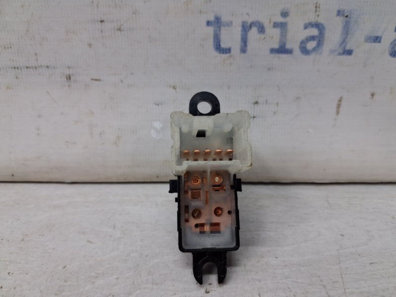 Кнопка стеклоподъемника Nissan Qashqai J11 1.2 Бензин HRA2DDT Кнопка стеклоподъемника Nissan Qashqai J11 1.2 Бензин HRA2DDT