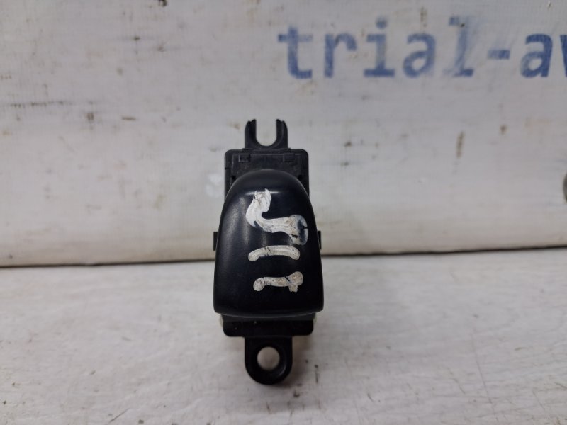 Запчасть кнопка стеклоподъемника Nissan Qashqai 2013-2022 J11 1.2 Бензин HRA2DDT 254114CE0A Б/У Кнопка стеклоподъемника Nissan Qashqai 2013-2022 J11 1.2 Бензин HRA2DDT 254114CE0A Б/У