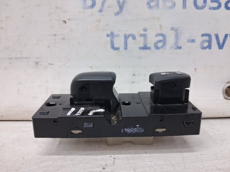 Запчасть кнопка стеклоподъемника передняя Nissan Qashqai 2013-2022 J11 1.2 Бензин HRA2DDT 254114BA0A Б/У Кнопка стеклоподъемника передняя Nissan Qashqai 2013-2022 J11 1.2 Бензин HRA2DDT 254114BA0A Б/У