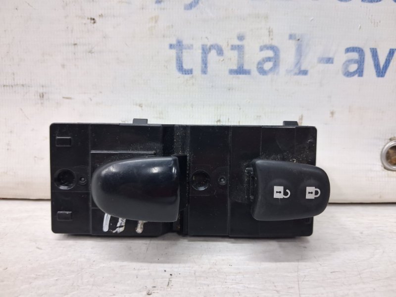 Кнопка стеклоподъемника передняя Qashqai 2013-2022 J11 1.2 Бензин HRA2DDT Кнопка стеклоподъемника передняя Qashqai 2013-2022 J11 1.2 Бензин HRA2DDT