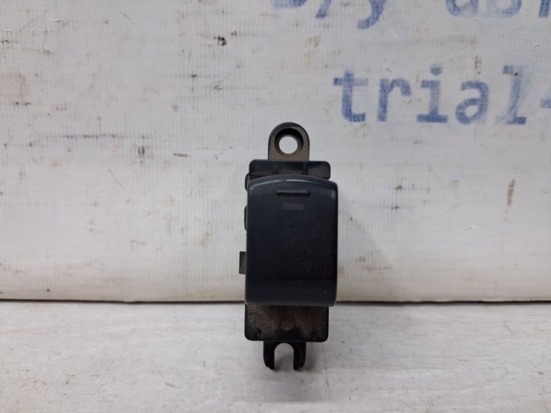 Запчасть кнопка стеклоподъемника Nissan Navara 2004-2015 D40 2.5 Diesel YD25DDTI 25411EA00A Б/У Кнопка стеклоподъемника Nissan Navara 2004-2015 D40 2.5 Diesel YD25DDTI 25411EA00A Б/У