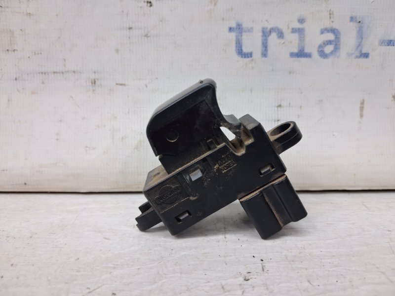 Кнопка стеклоподъемника Navara 2004-2015 D40 2.5 Diesel YD25DDTI Кнопка стеклоподъемника Navara 2004-2015 D40 2.5 Diesel YD25DDTI