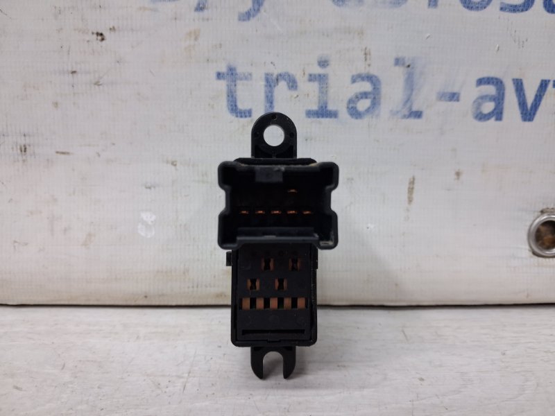 Кнопка стеклоподъемника Nissan Navara D40 2.5 Diesel YD25DDTI Кнопка стеклоподъемника Nissan Navara D40 2.5 Diesel YD25DDTI