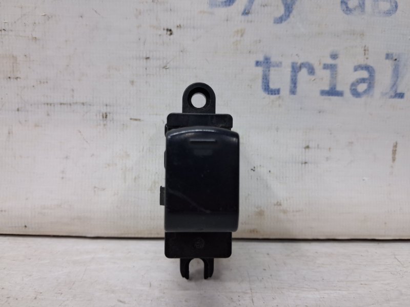 Запчасть кнопка стеклоподъемника Nissan Navara 2004-2015 D40 2.5 Diesel YD25DDTI 25411EA00A Б/У Кнопка стеклоподъемника Nissan Navara 2004-2015 D40 2.5 Diesel YD25DDTI 25411EA00A Б/У