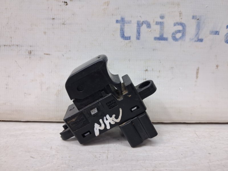 Кнопка стеклоподъемника Navara 2004-2015 D40 2.5 Diesel YD25DDTI Кнопка стеклоподъемника Navara 2004-2015 D40 2.5 Diesel YD25DDTI