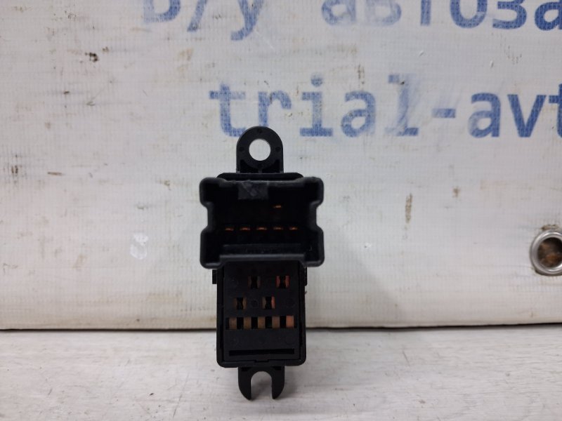 Кнопка стеклоподъемника Nissan Navara D40 2.5 Diesel YD25DDTI Кнопка стеклоподъемника Nissan Navara D40 2.5 Diesel YD25DDTI