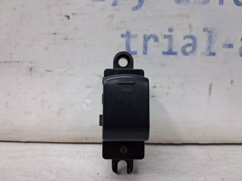 Запчасть кнопка стеклоподъемника Nissan Navara 2004-2015 D40 2.5 Diesel YD25DDTI 25411EA00A Б/У Кнопка стеклоподъемника Nissan Navara 2004-2015 D40 2.5 Diesel YD25DDTI 25411EA00A Б/У