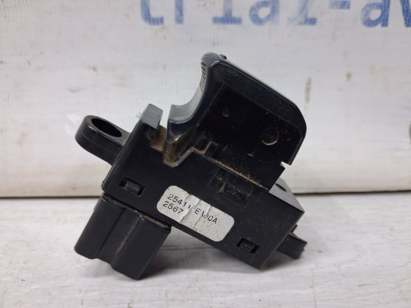 Кнопка стеклоподъемника Navara 2004-2015 D40 2.5 Diesel YD25DDTI Кнопка стеклоподъемника Navara 2004-2015 D40 2.5 Diesel YD25DDTI