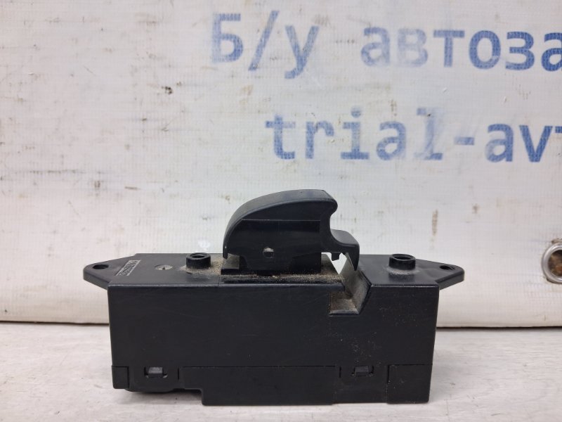 Запчасть кнопка стеклоподъемника Mitsubishi Pajero Wagon 2006-2022 4 3.2 Дизель 4M41 Б/У Кнопка стеклоподъемника Mitsubishi Pajero Wagon 2006-2022 4 3.2 Дизель 4M41 Б/У