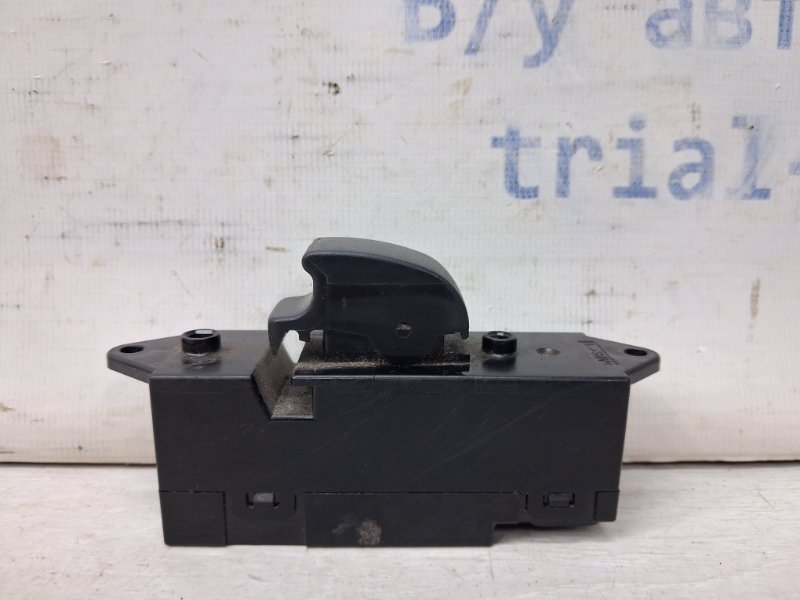 Запчасть кнопка стеклоподъемника Mitsubishi Pajero Wagon 2006-2022 4 3.2 Дизель 4M41 Б/У Кнопка стеклоподъемника Mitsubishi Pajero Wagon 2006-2022 4 3.2 Дизель 4M41 Б/У