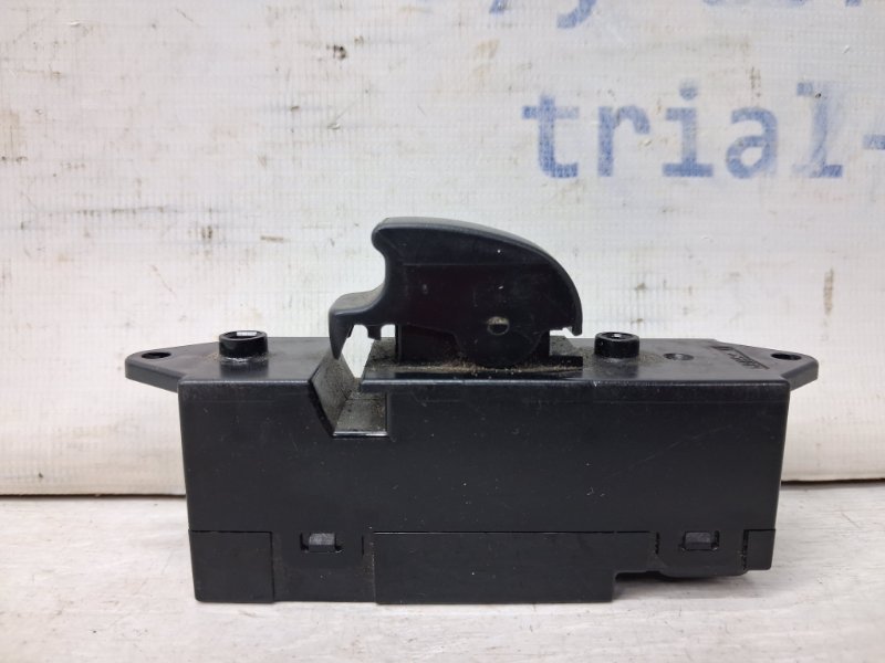 Запчасть кнопка стеклоподъемника Mitsubishi Pajero Wagon 2006-2022 4 3.2 Дизель 4M41 Б/У Кнопка стеклоподъемника Mitsubishi Pajero Wagon 2006-2022 4 3.2 Дизель 4M41 Б/У