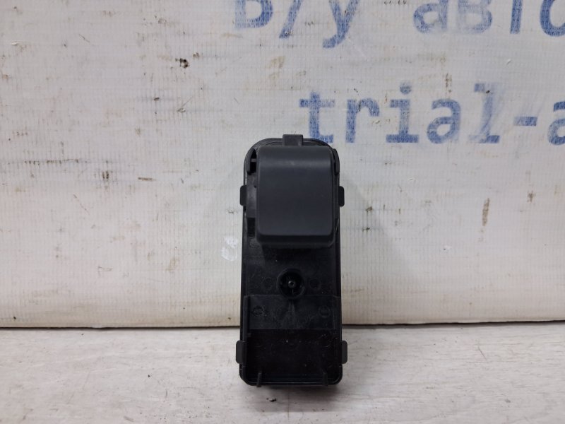 Кнопка стеклоподъемника Mazda 3 2013-2019 BM 2.2 diesel KD3566370 Б/У