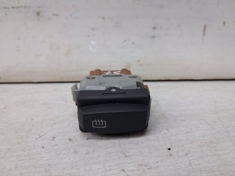 Запчасть кнопка подогрева Dacia Duster 2010-2017 HS 1.5 Diesel K9K Б/У Кнопка подогрева Dacia Duster 2010-2017 HS 1.5 Diesel K9K Б/У