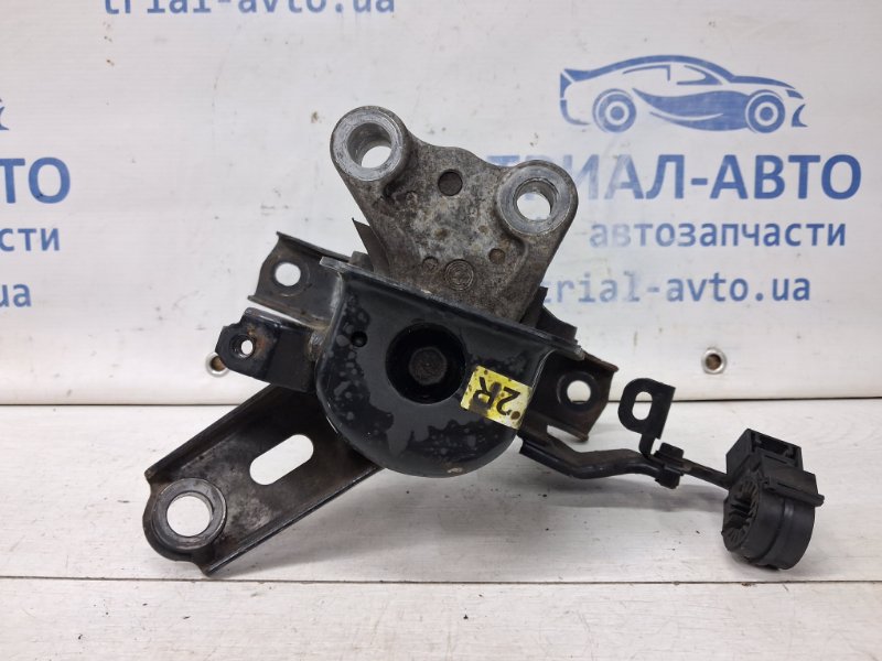 Подушка ДВС правая Toyota Auris E150 1.6 бензин 1ZRFAE