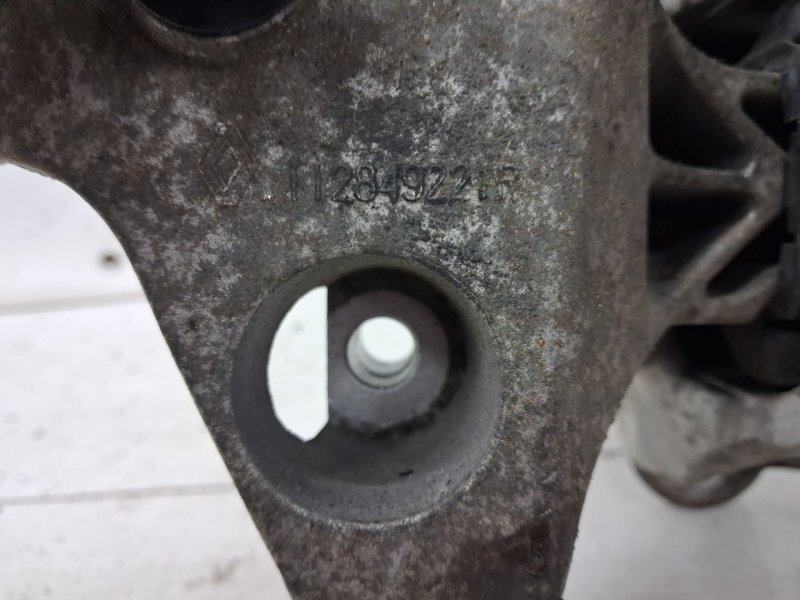 Подушка ДВС правая Duster 2010-2017 HS 1.5 Diesel K9K Подушка ДВС правая Duster 2010-2017 HS 1.5 Diesel K9K