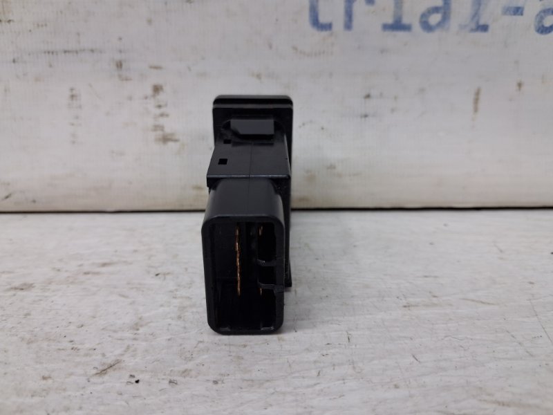 Кнопка аварийки Avensis 2002-2010 T25 1.8 бензин 1ZZFE