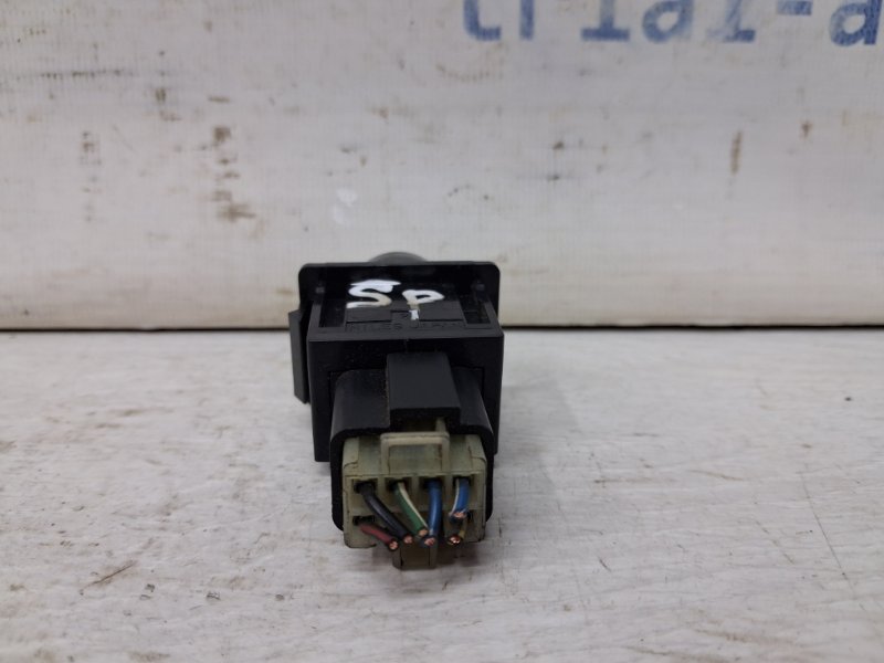 Кнопка подогрева Mitsubishi Pajero Sport K9 3.0 бензин 6G72 Кнопка подогрева Mitsubishi Pajero Sport K9 3.0 бензин 6G72