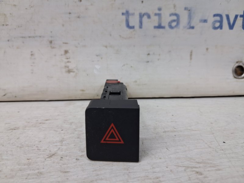 Запчасть кнопка аварийки Chevrolet Captiva 2006-2018 C100 2.4 бензин Z24SED 96672924 Б/У Кнопка аварийки Chevrolet Captiva 2006-2018 C100 2.4 бензин Z24SED 96672924 Б/У