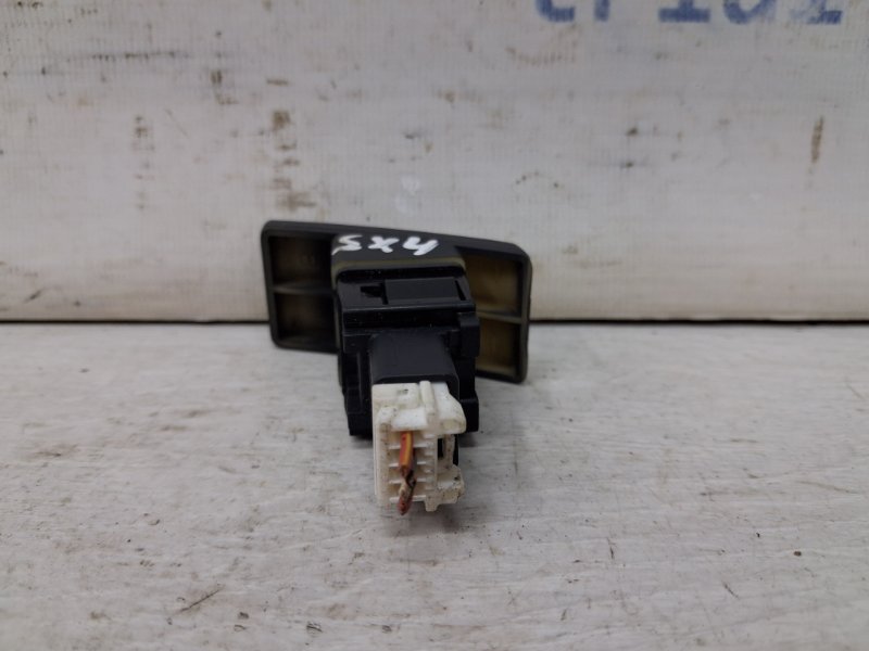 Кнопка аварийки Suzuki SX4 1 2.0 Бензин J20A
