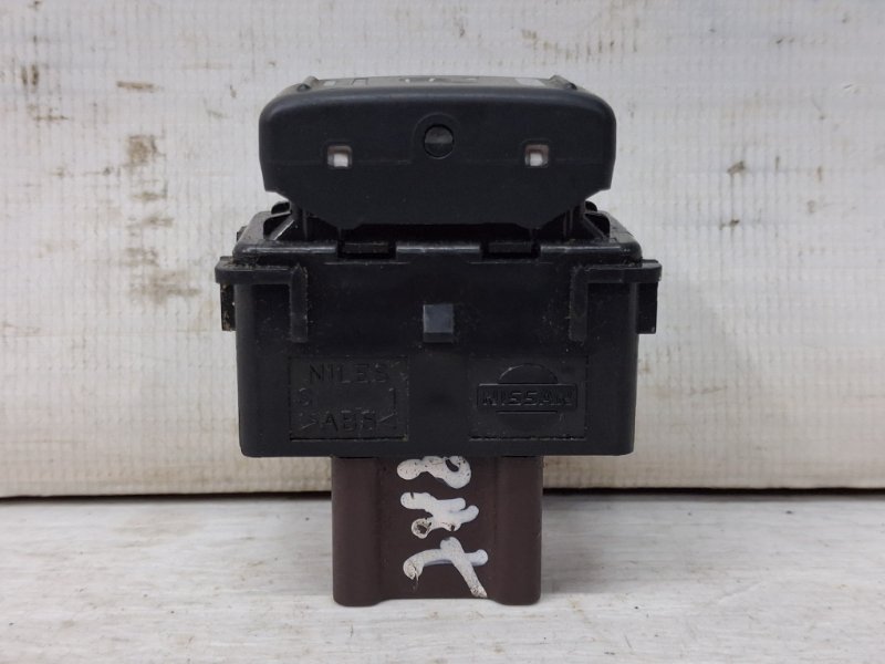 Кнопка подогрева Nissan Pathfinder R51 2.5 Diesel YD25DDTI Кнопка подогрева Nissan Pathfinder R51 2.5 Diesel YD25DDTI