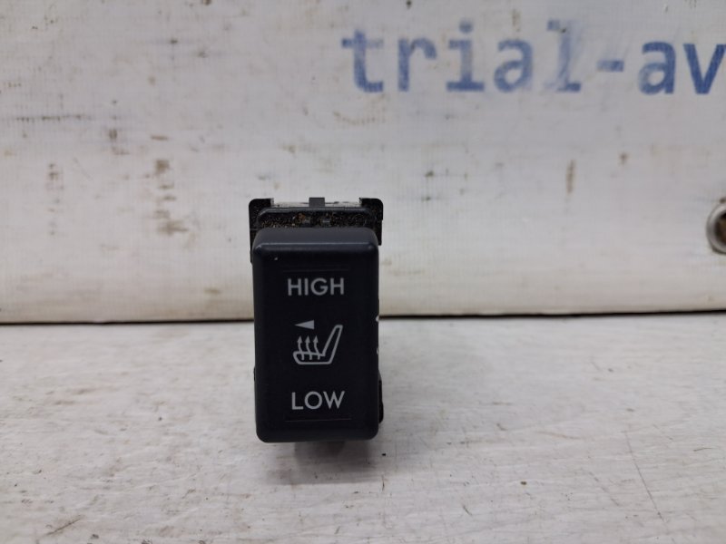 Запчасть кнопка подогрева Subaru Outback 2009-2015 BR 2.5 бензин Ej253 83245SG010 Б/У Кнопка подогрева Subaru Outback 2009-2015 BR 2.5 бензин Ej253 83245SG010 Б/У