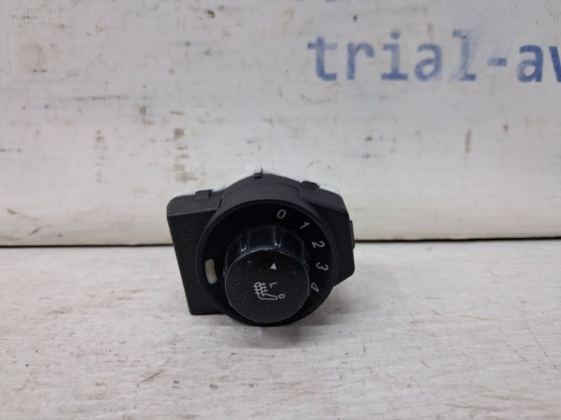 Кнопка подогрева SsangYong Rexton 2006-2012 Y250 2.7 D27DT 8554008C00 Б/У